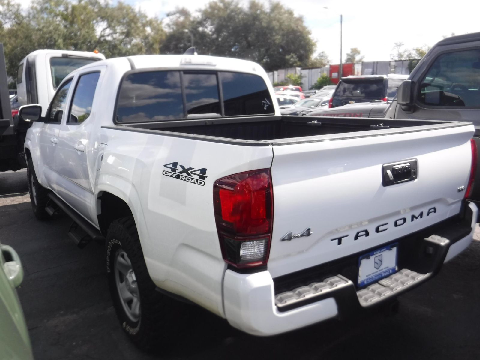 2022 Toyota Tacoma SR AWD