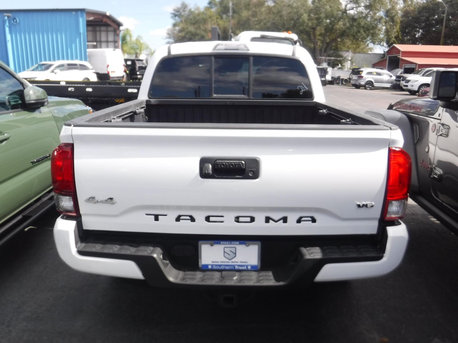 2022 Toyota Tacoma SR AWD