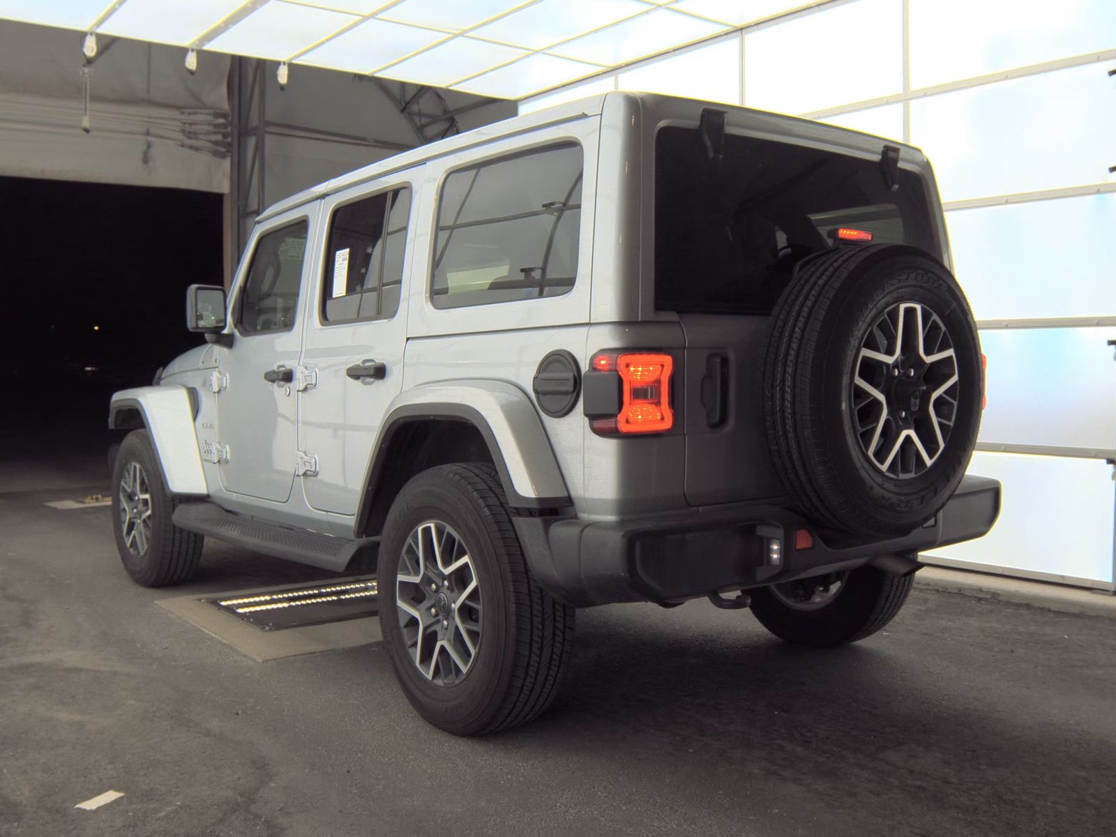 2024 Jeep Wrangler Sahara AWD