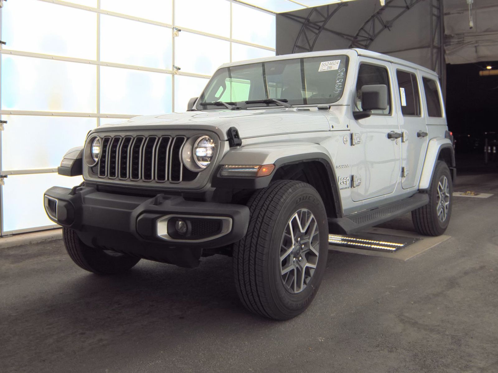 2024 Jeep Wrangler Sahara AWD