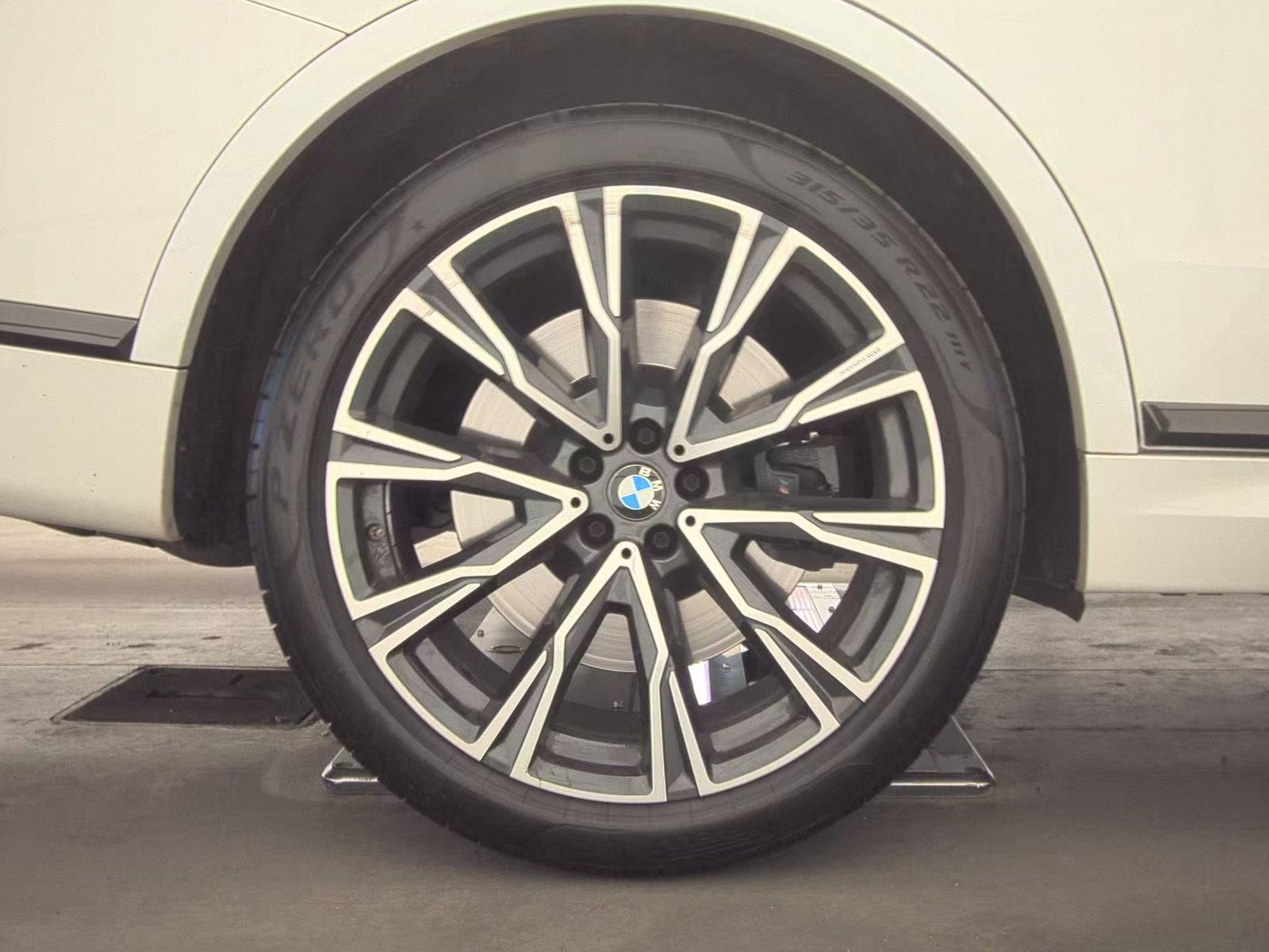 2021 BMW X7 M50i AWD