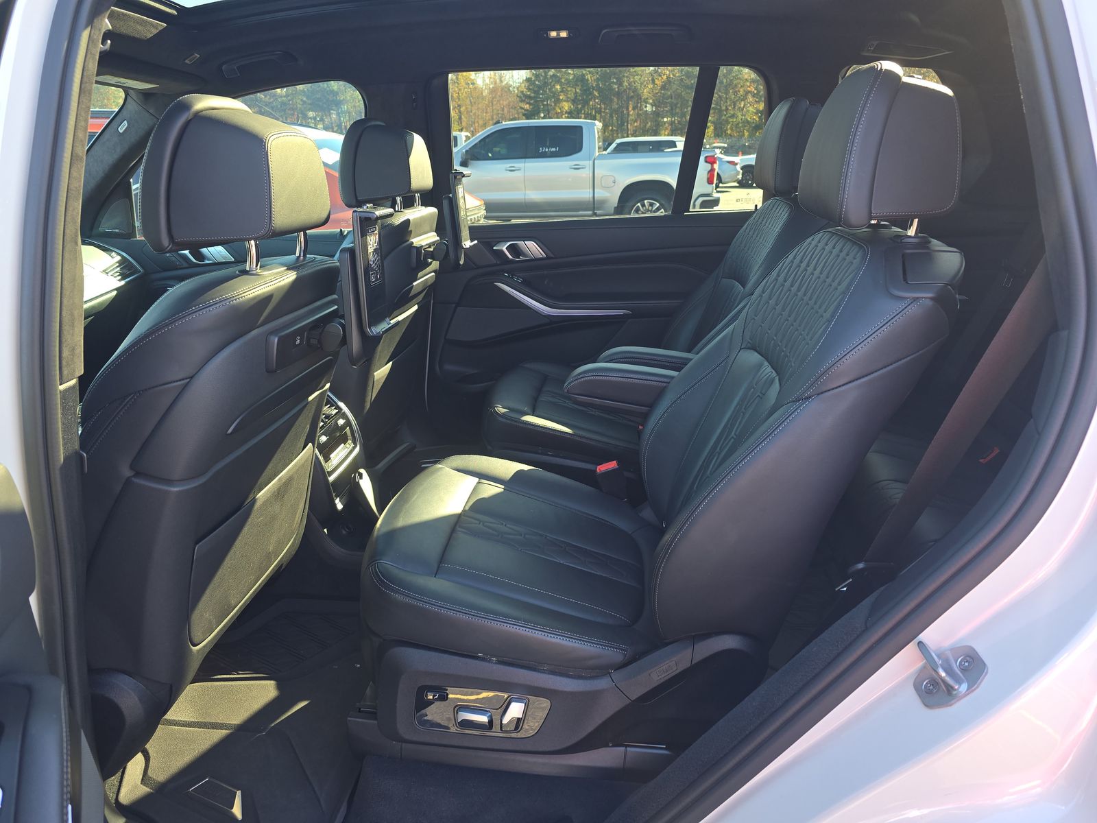 2021 BMW X7 M50i AWD