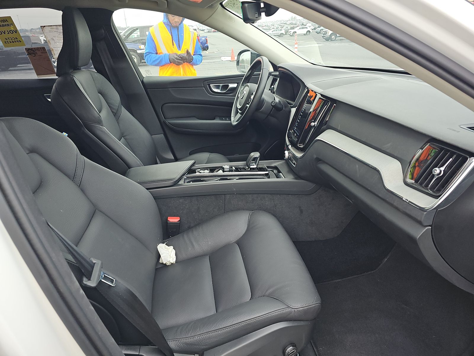 2025 Volvo XC60 B5 Plus AWD