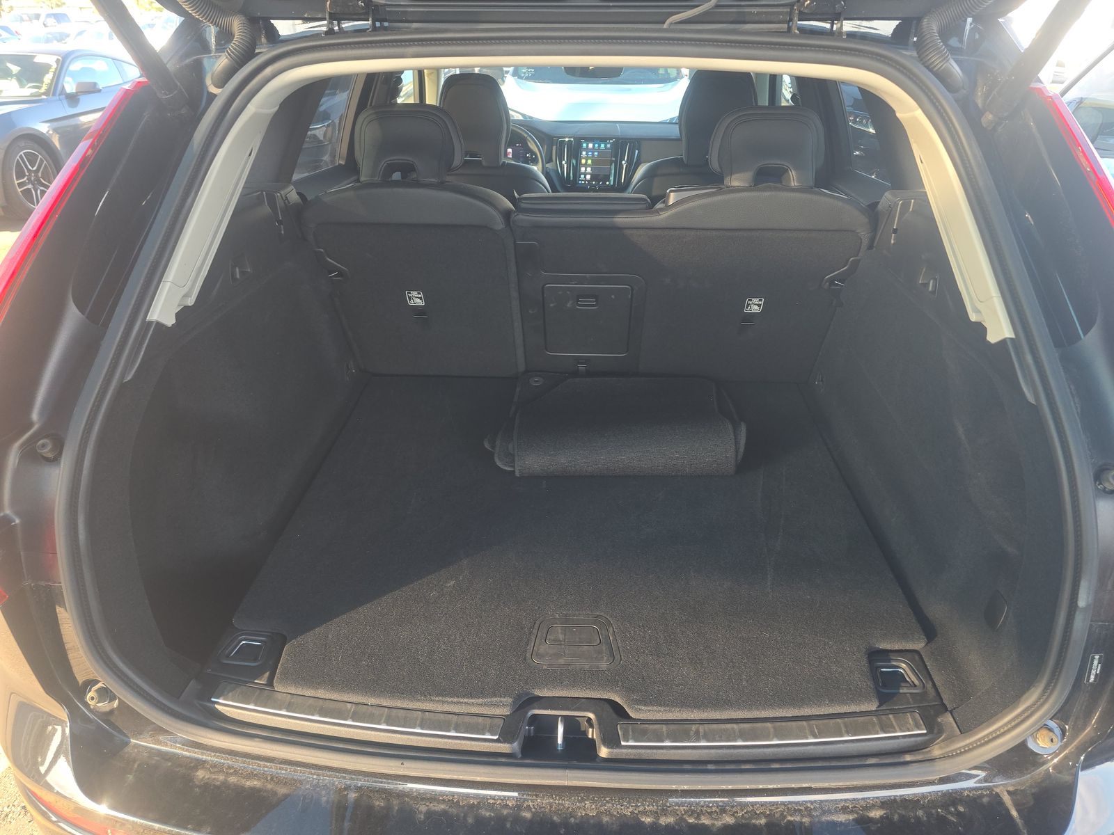 2025 Volvo XC60 B5 Plus AWD