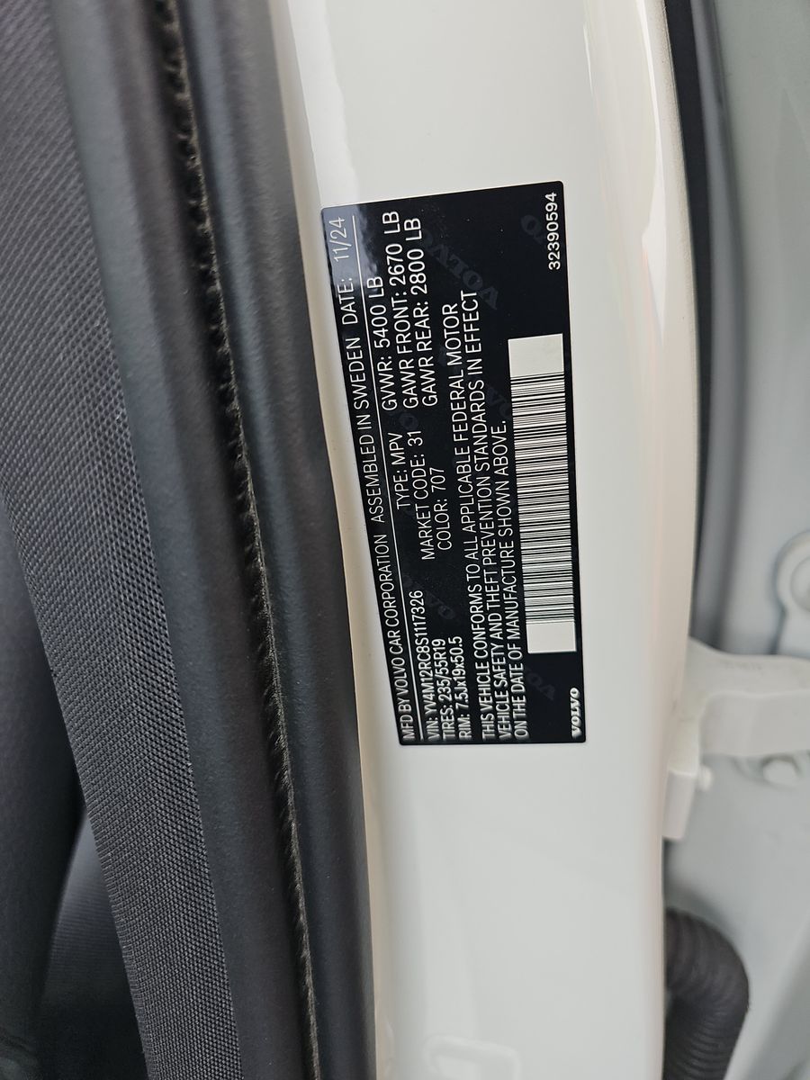 2025 Volvo XC60 B5 Plus AWD