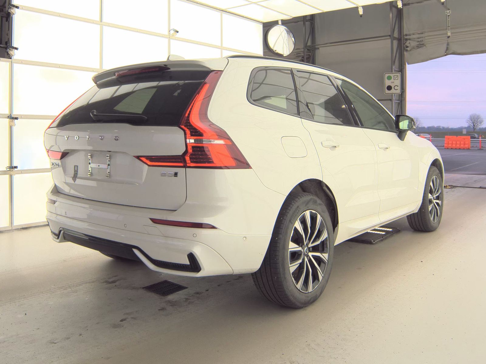2025 Volvo XC60 B5 Plus AWD