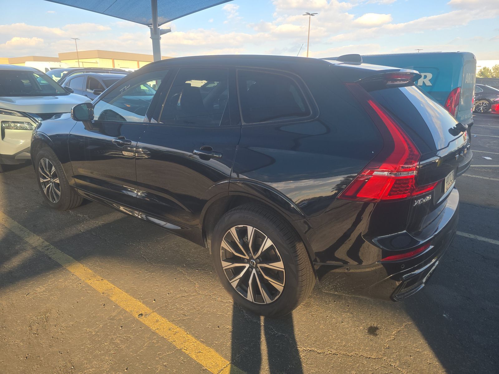 2025 Volvo XC60 B5 Plus AWD