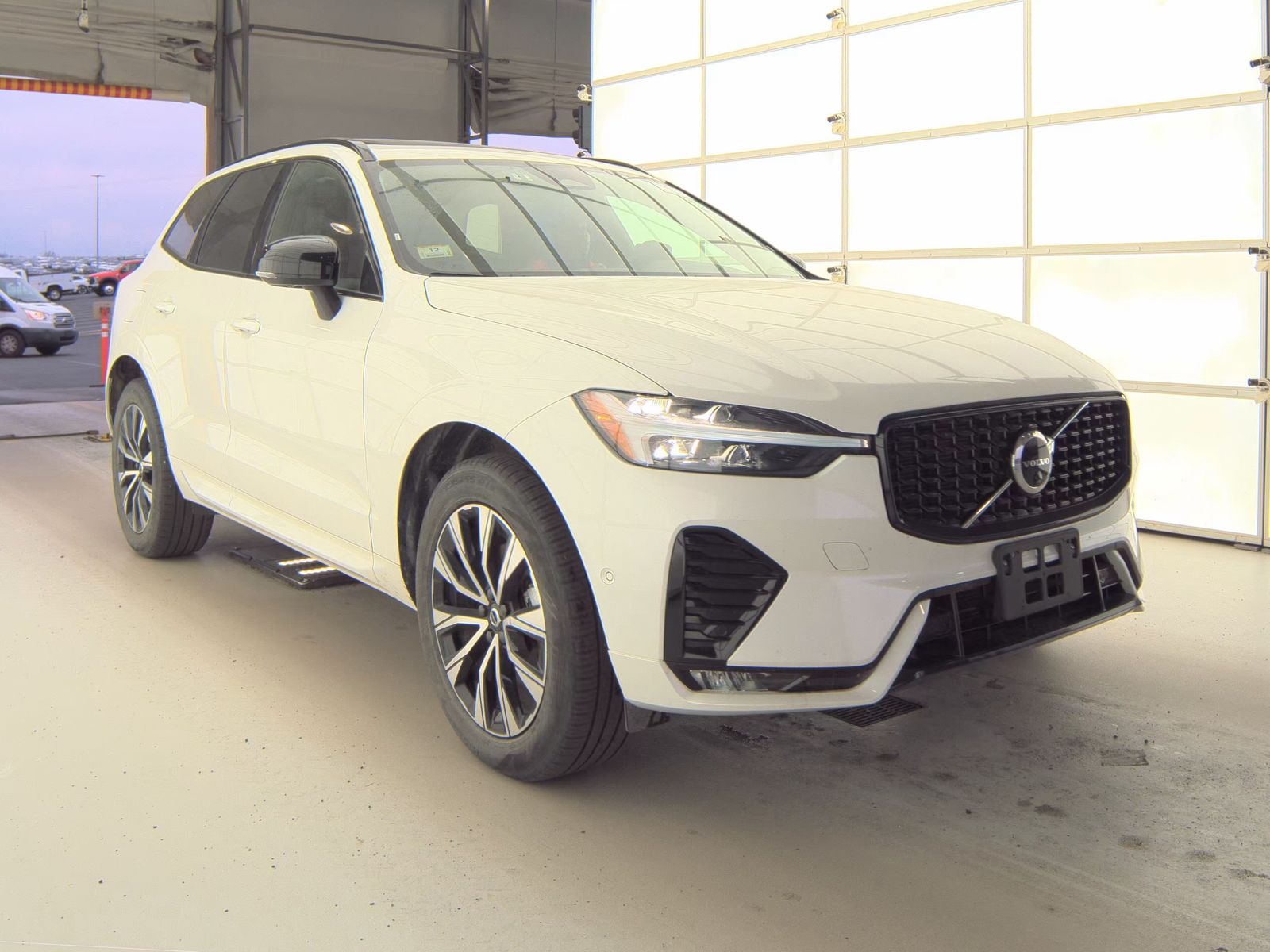 2025 Volvo XC60 B5 Plus AWD