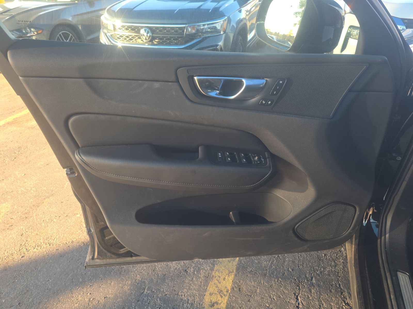 2025 Volvo XC60 B5 Plus AWD