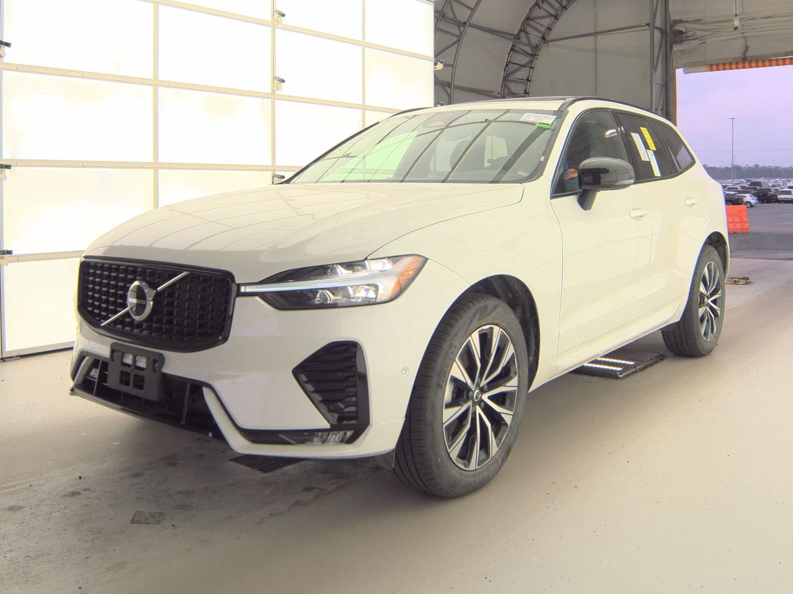 2025 Volvo XC60 B5 Plus AWD