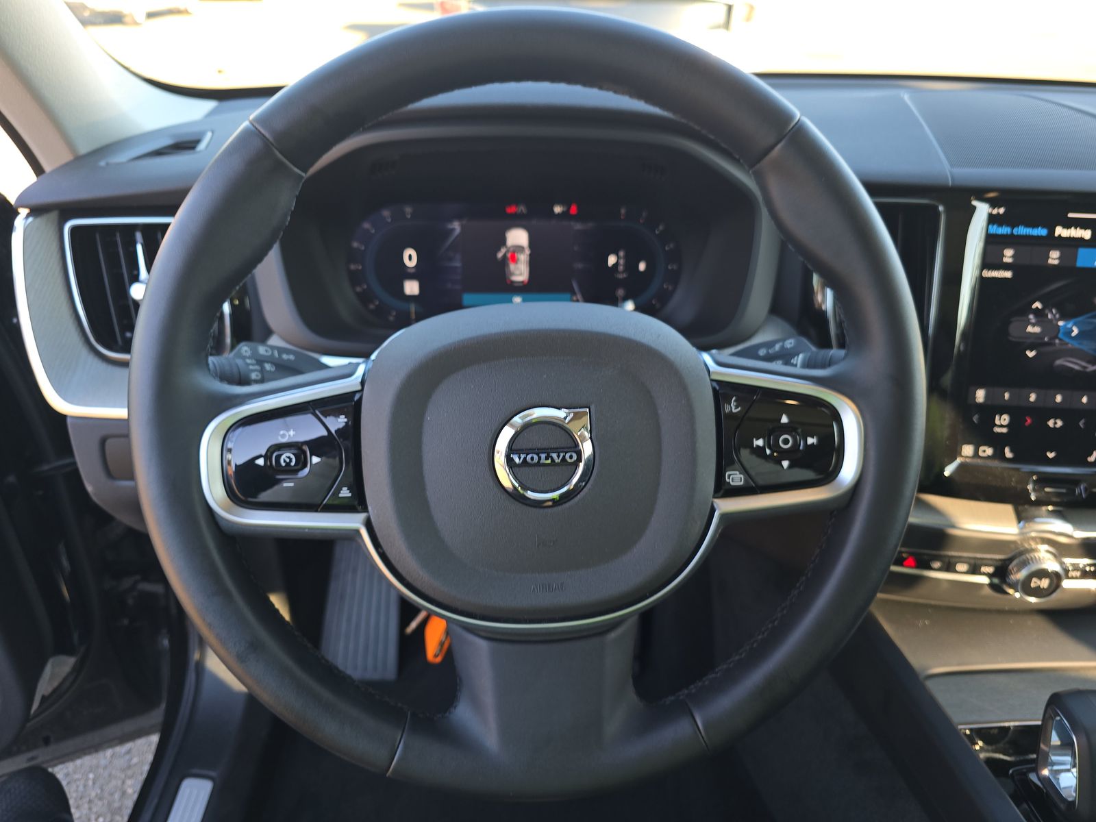 2025 Volvo XC60 B5 Plus AWD