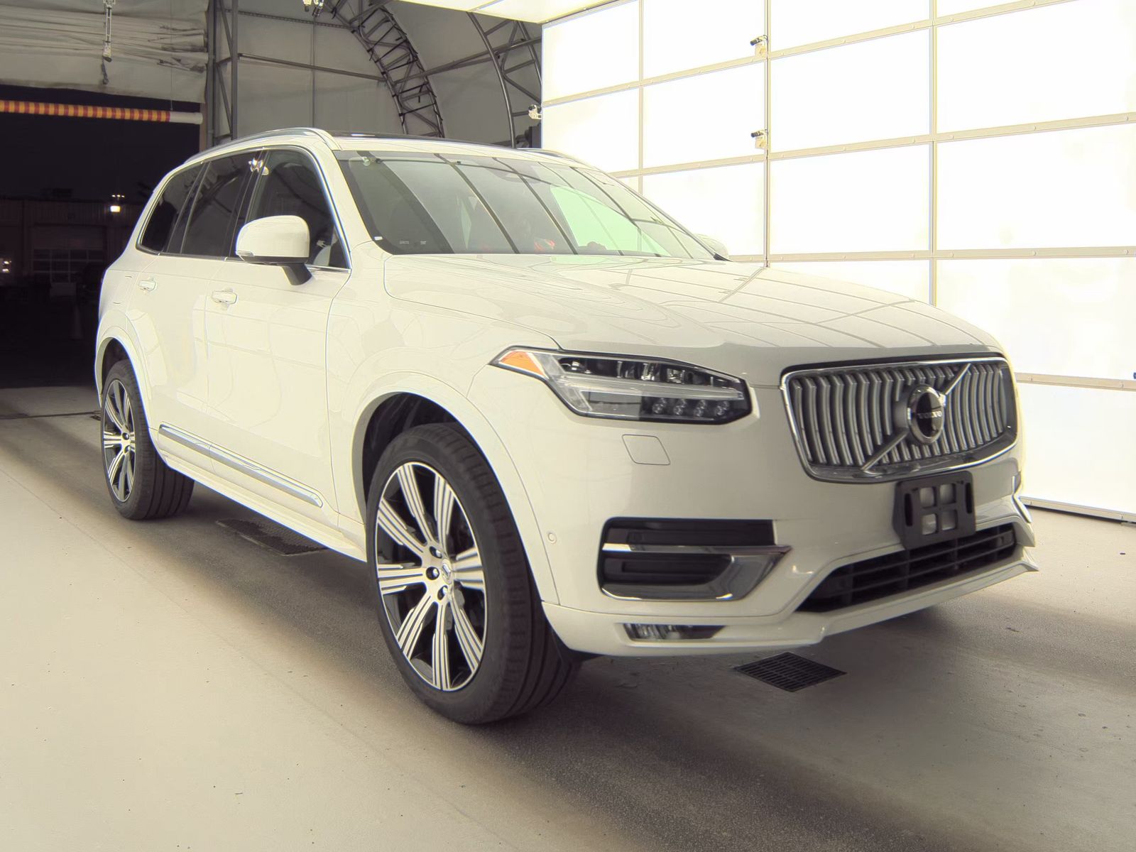 2024 Volvo XC90 B5 Plus AWD