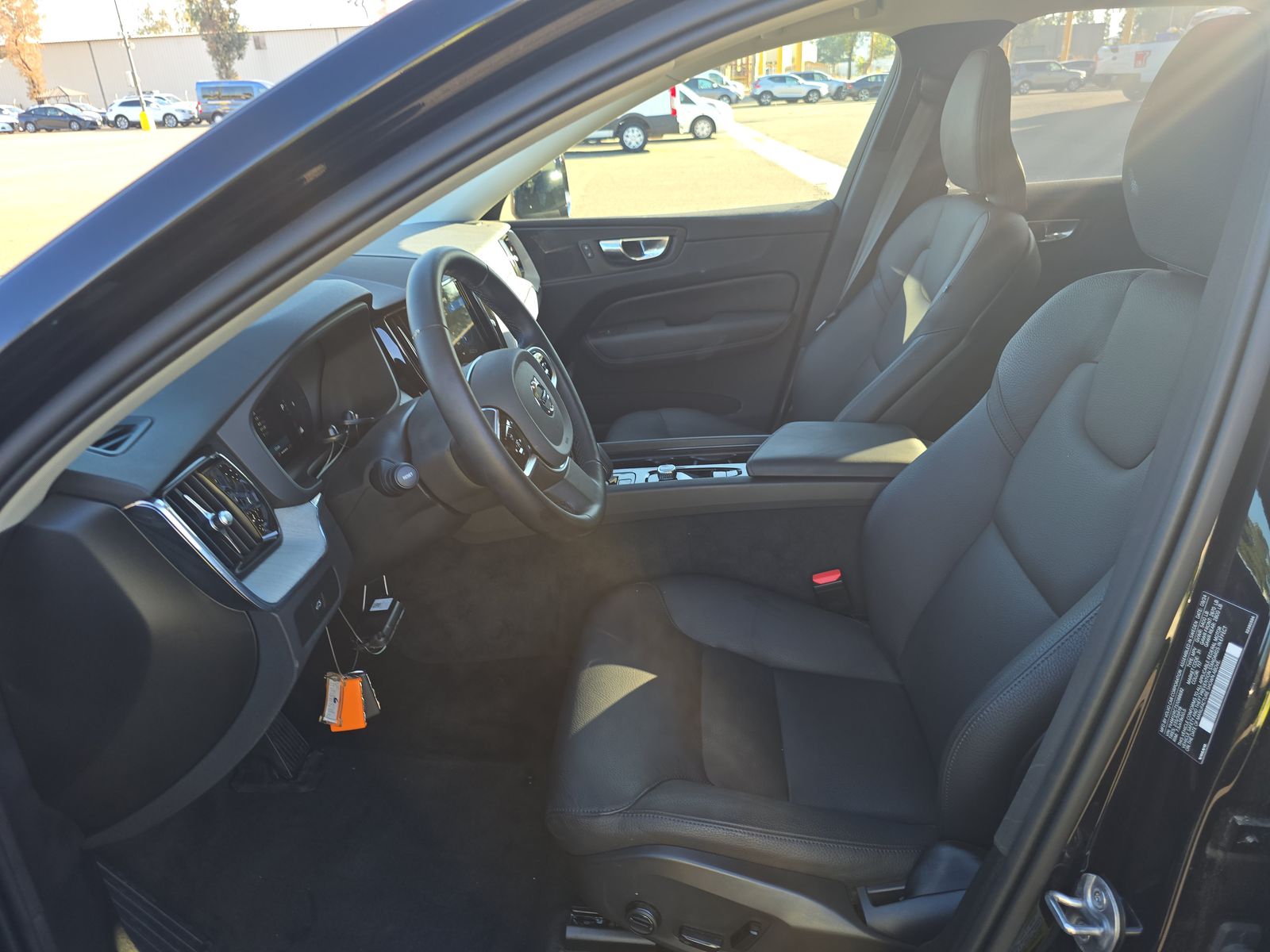 2025 Volvo XC60 B5 Plus AWD