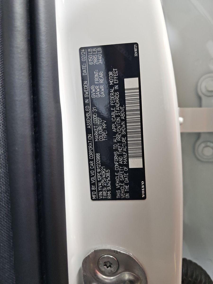 2024 Volvo XC90 B5 Plus AWD