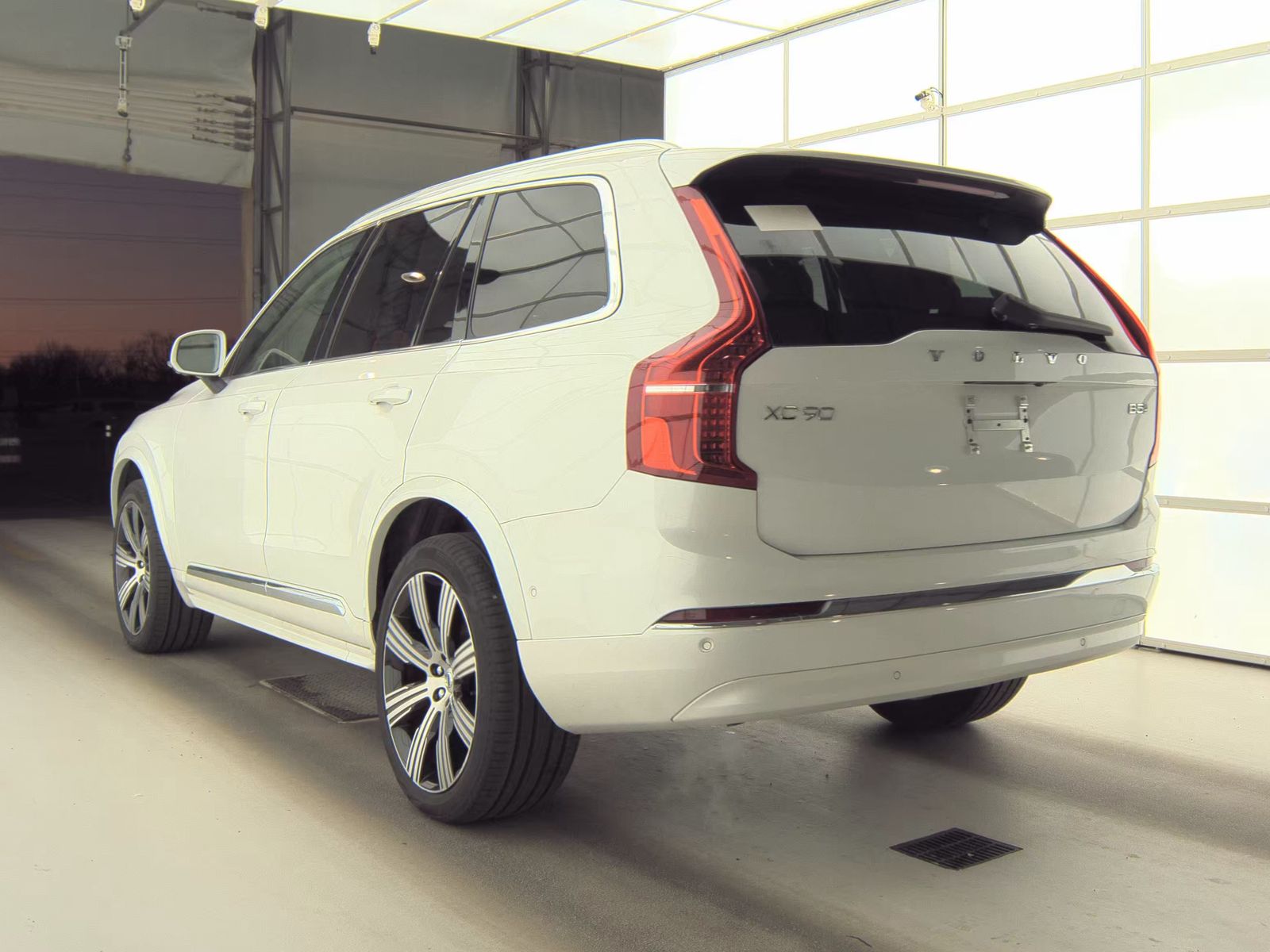 2024 Volvo XC90 B5 Plus AWD