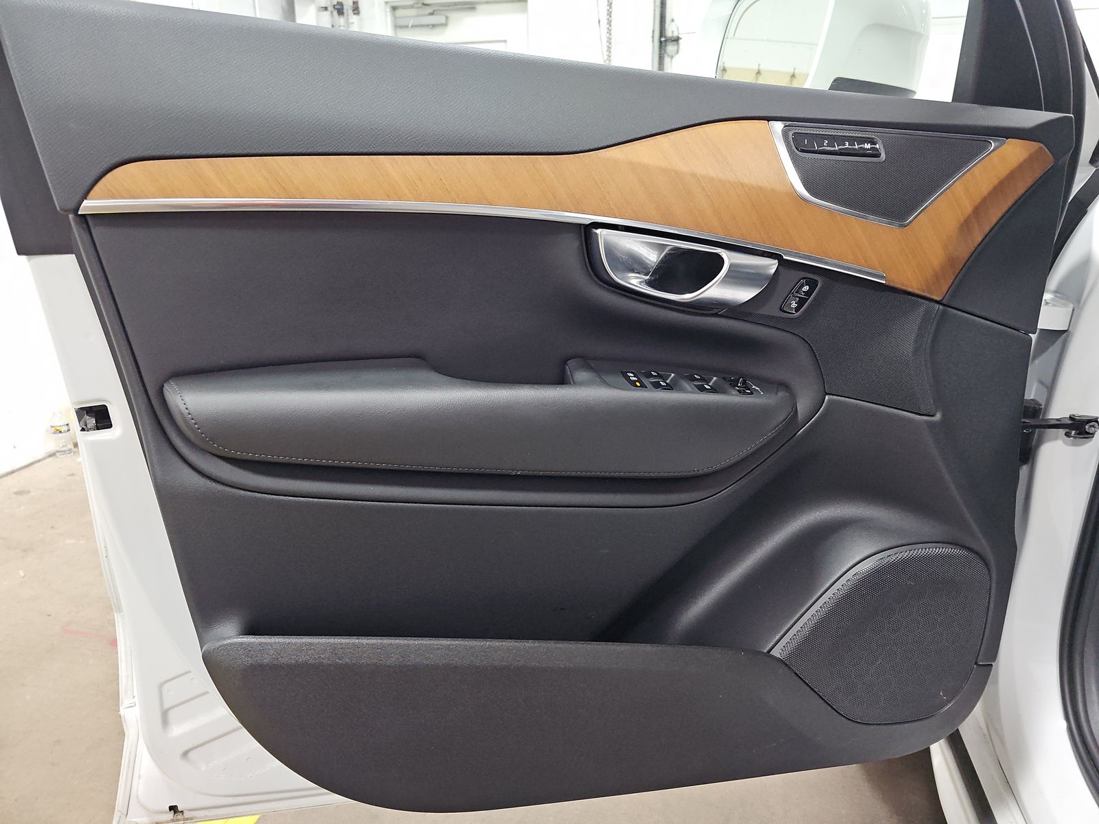 2024 Volvo XC90 B5 Plus AWD