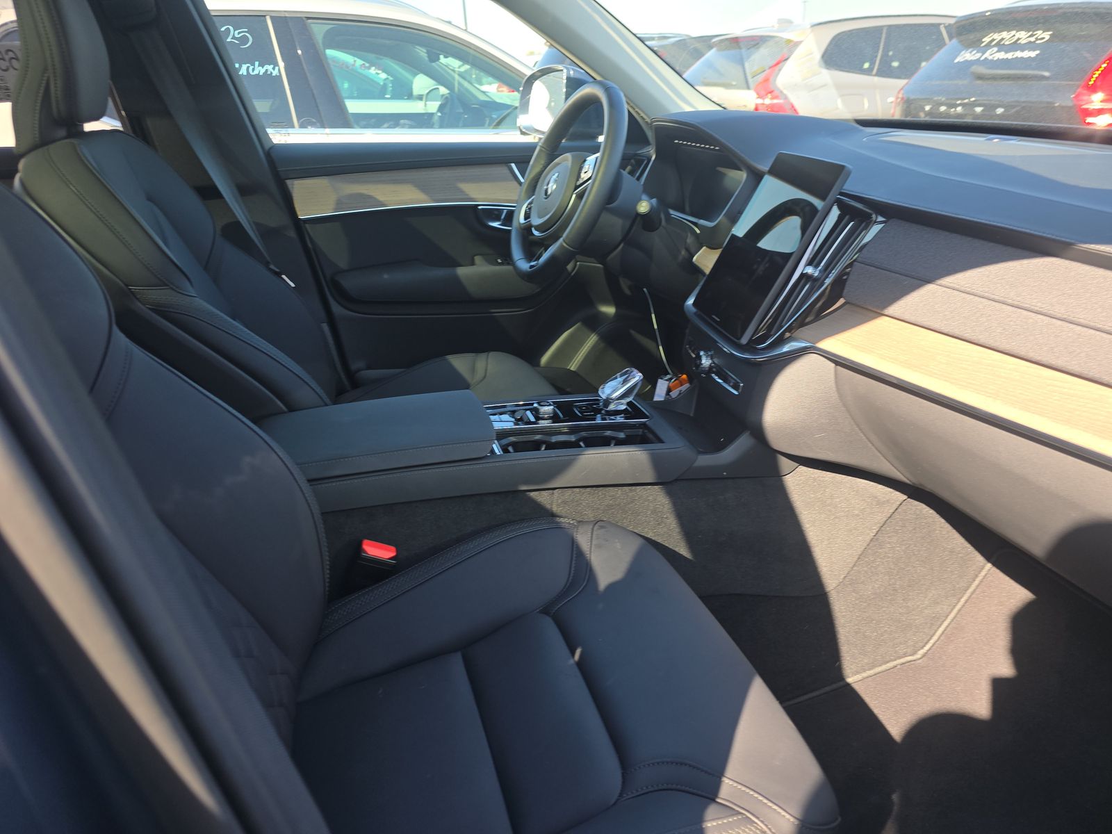 2025 Volvo XC90 B6 Plus AWD