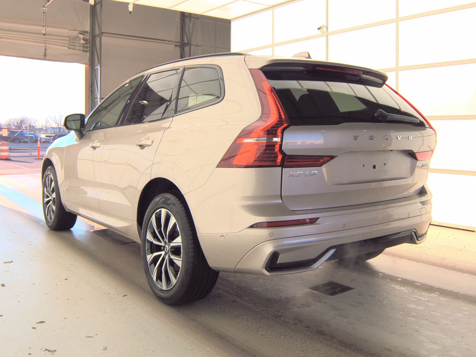 2025 Volvo XC60 B5 Plus AWD