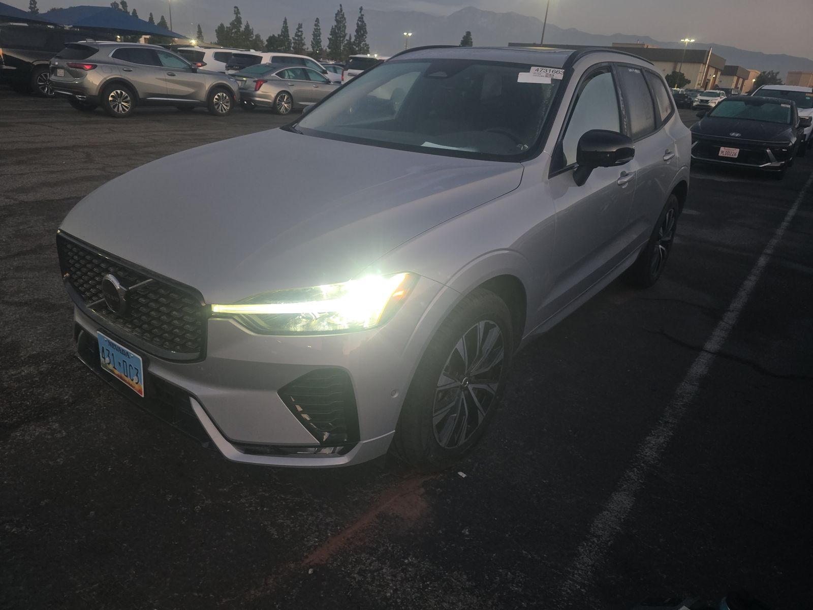 2025 Volvo XC60 B5 Plus AWD