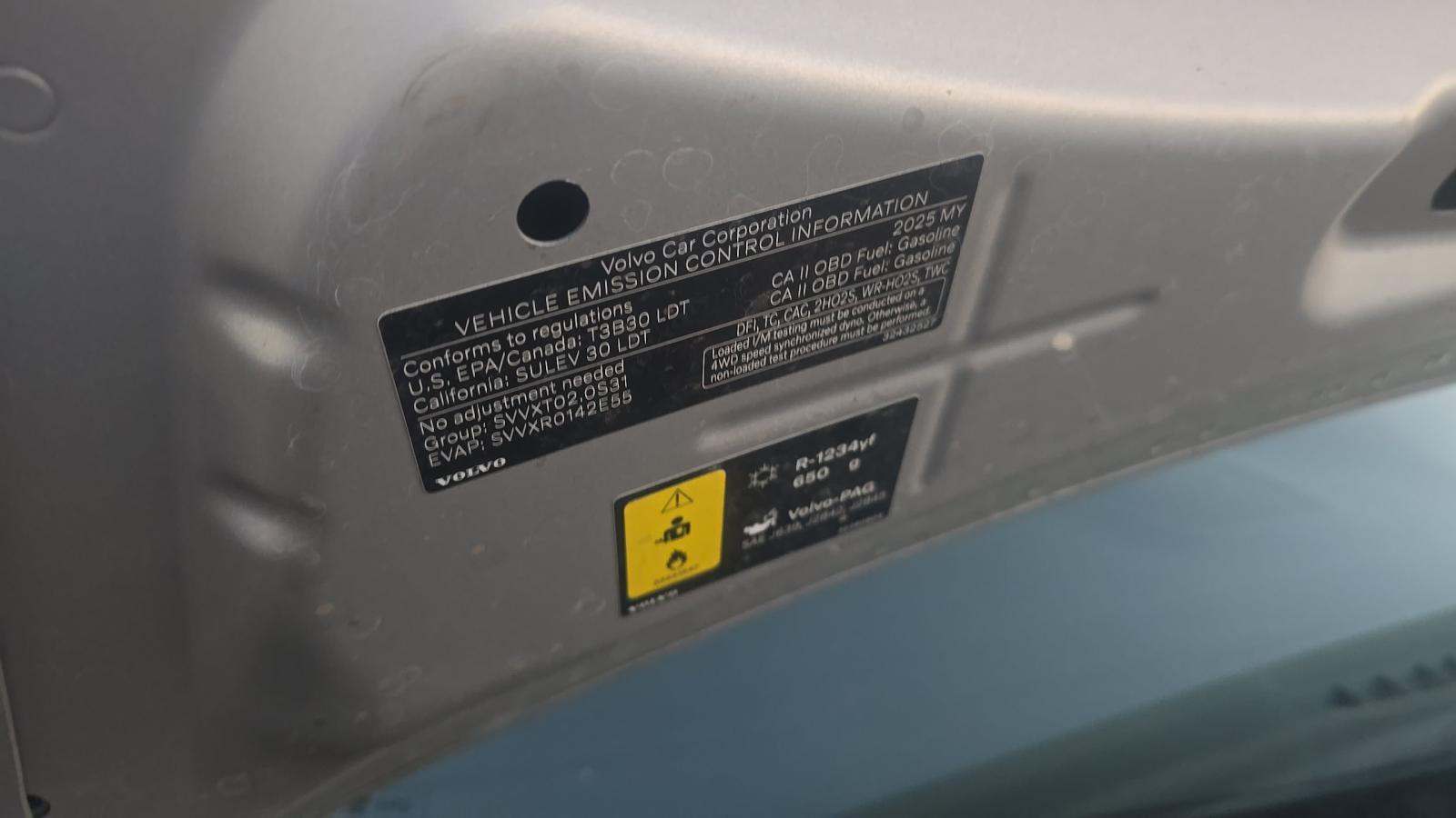 2025 Volvo XC60 B5 Plus AWD