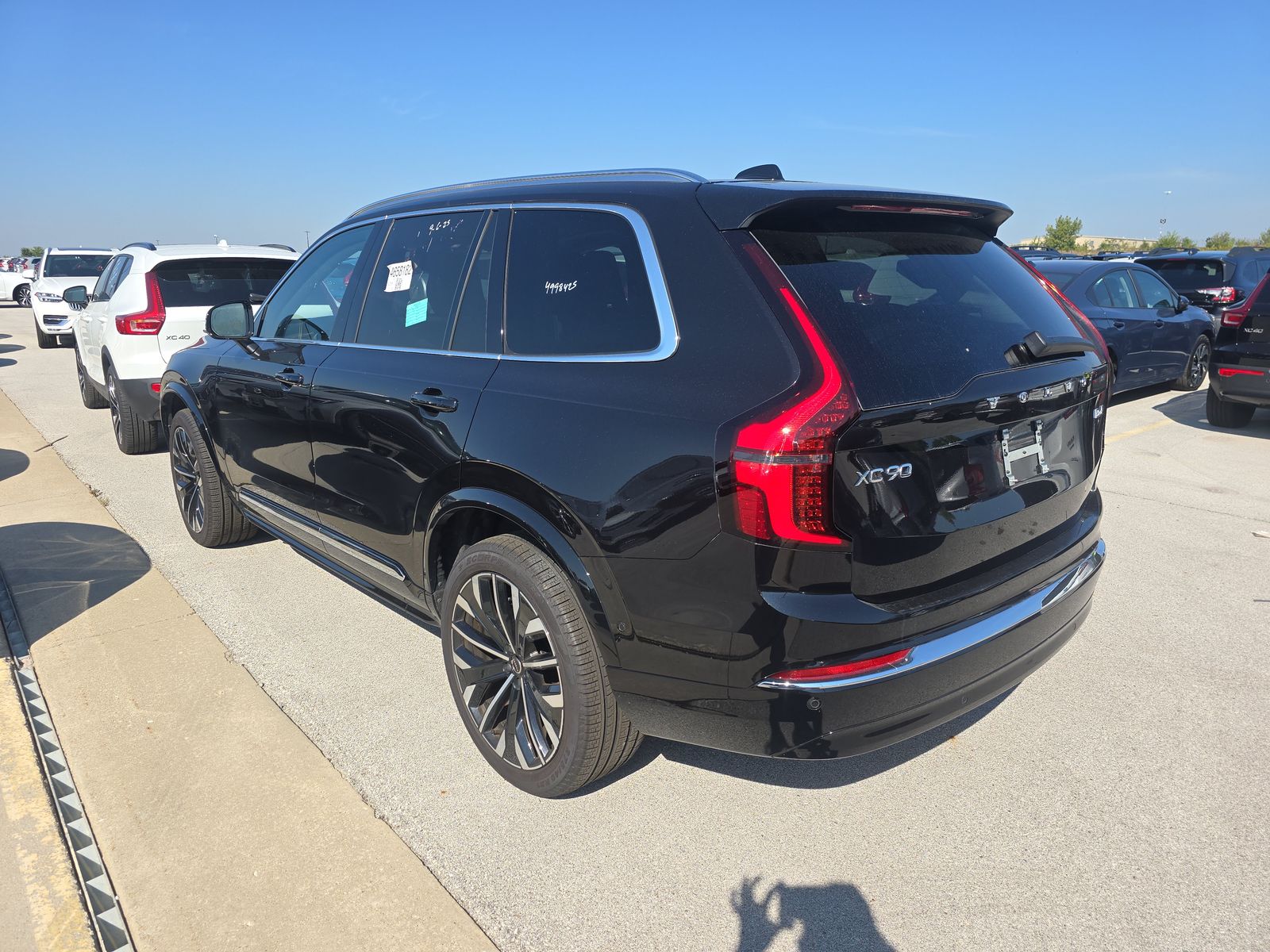 2025 Volvo XC90 B6 Plus AWD