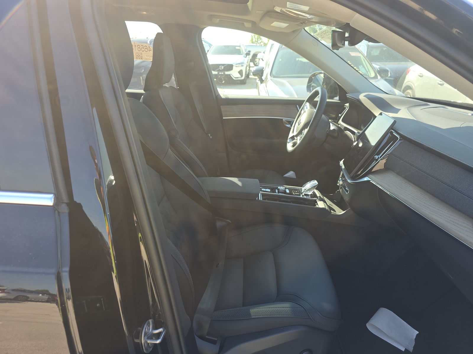 2025 Volvo XC90 B6 Plus AWD