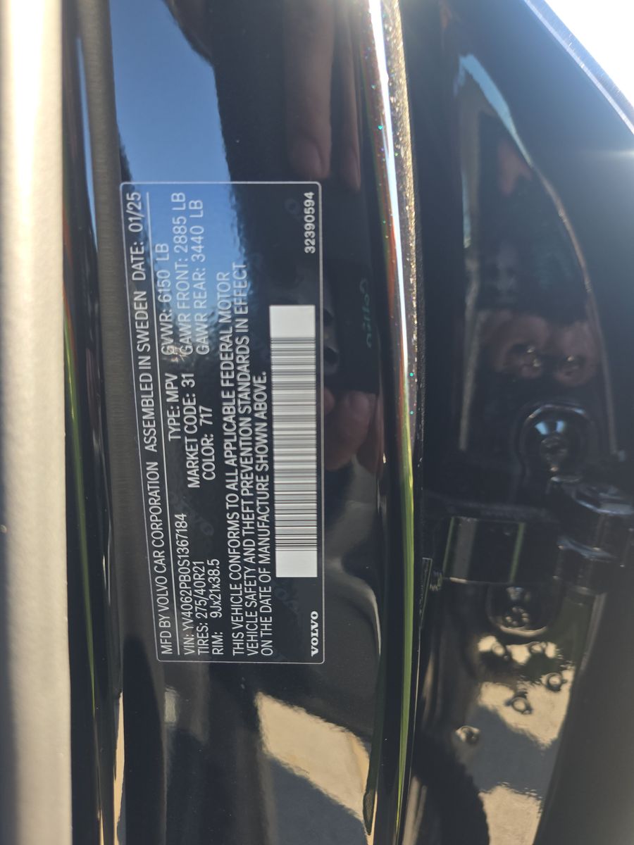 2025 Volvo XC90 B6 Plus AWD