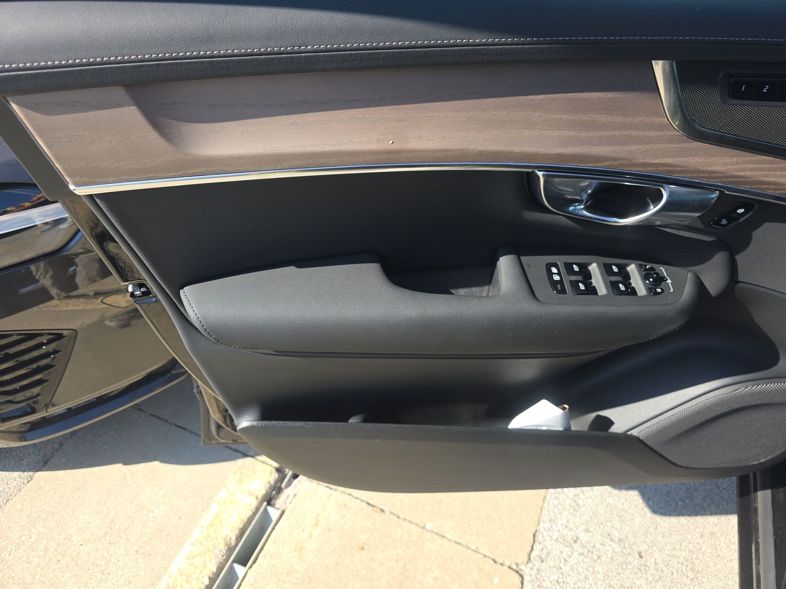 2025 Volvo XC90 B6 Plus AWD