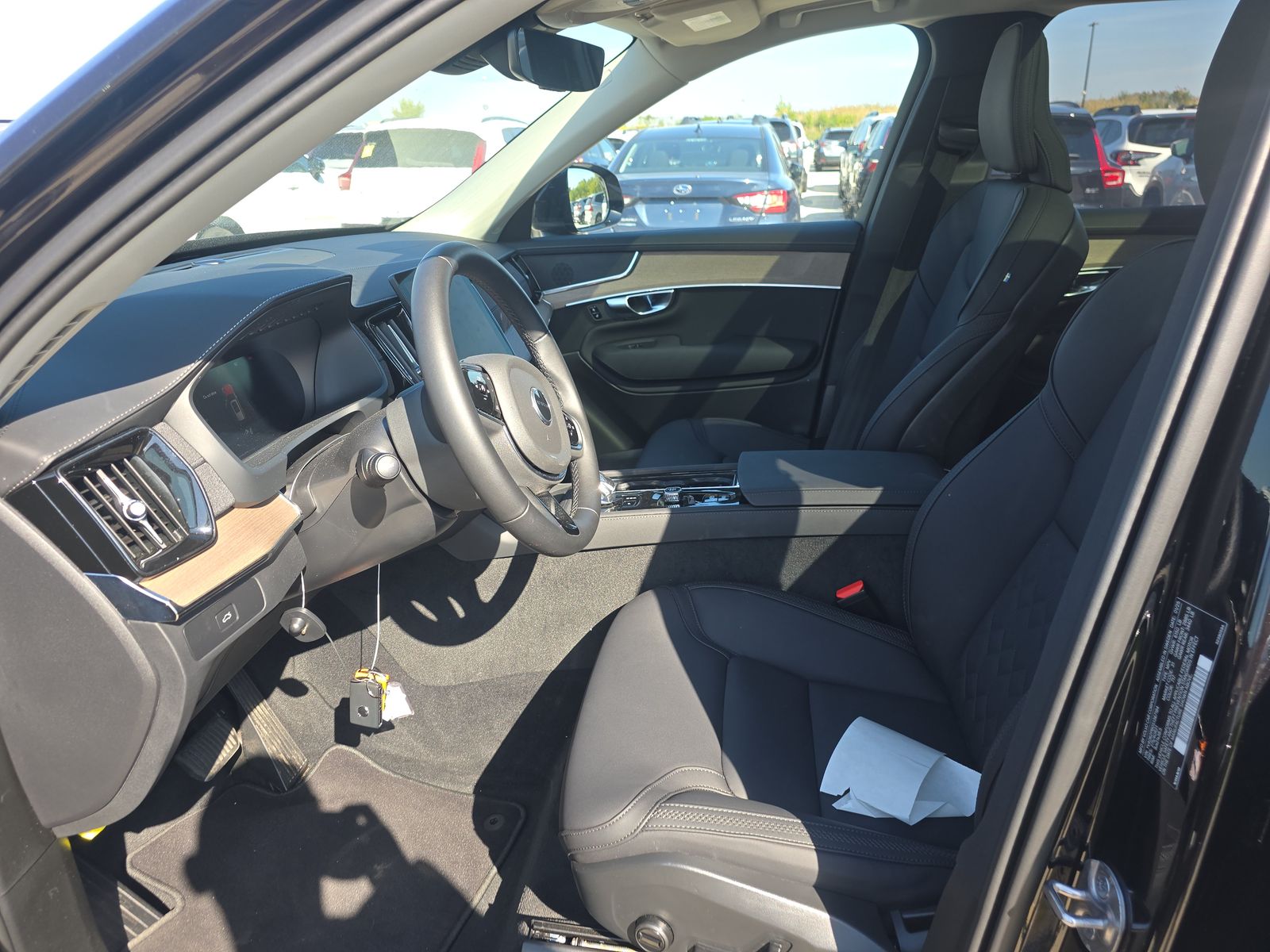 2025 Volvo XC90 B6 Plus AWD