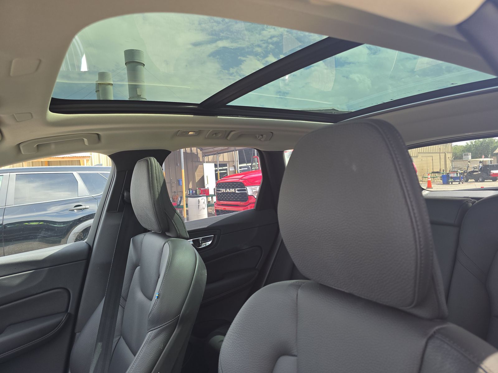 2025 Volvo XC60 B5 Plus AWD