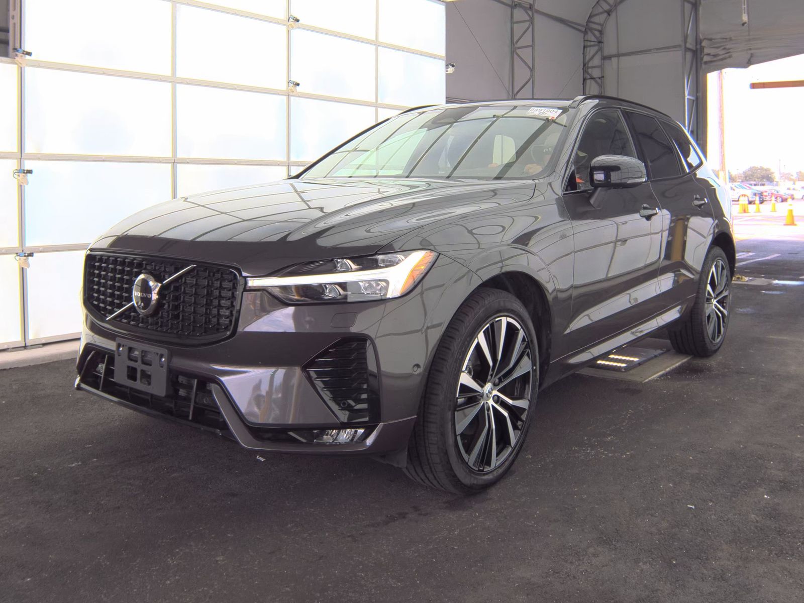 2025 Volvo XC60 B5 Plus AWD