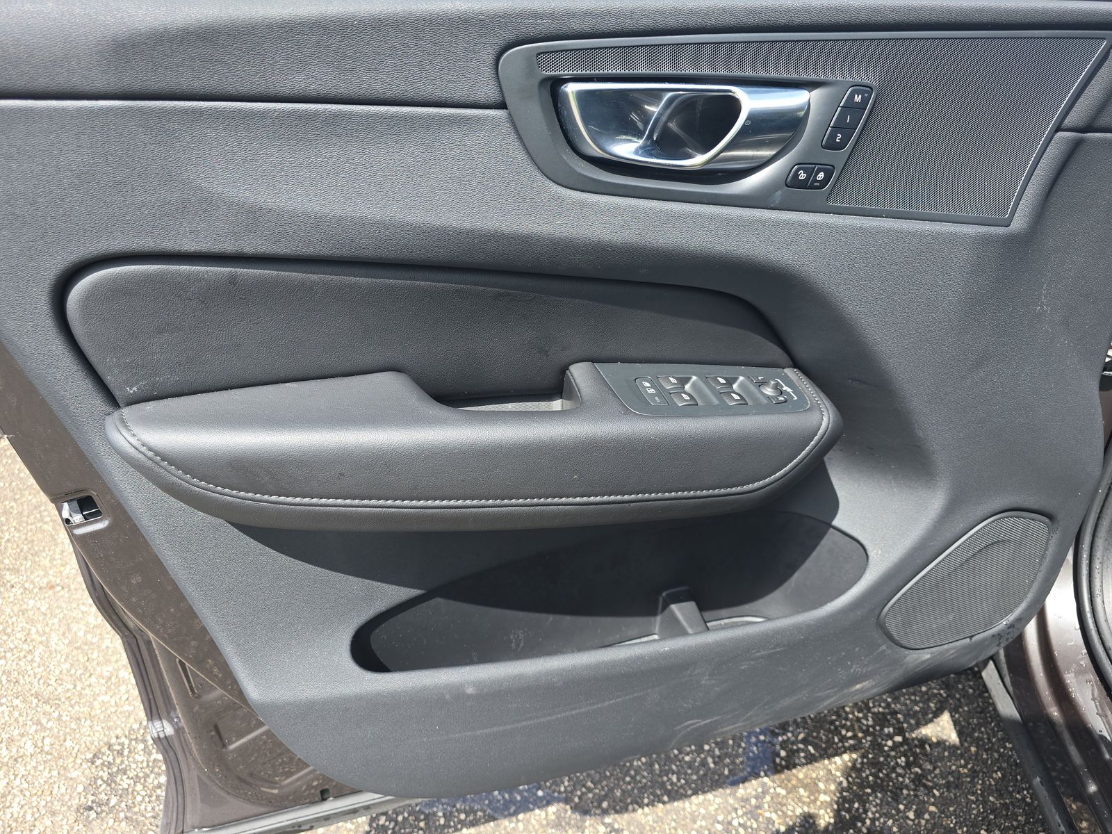 2025 Volvo XC60 B5 Plus AWD