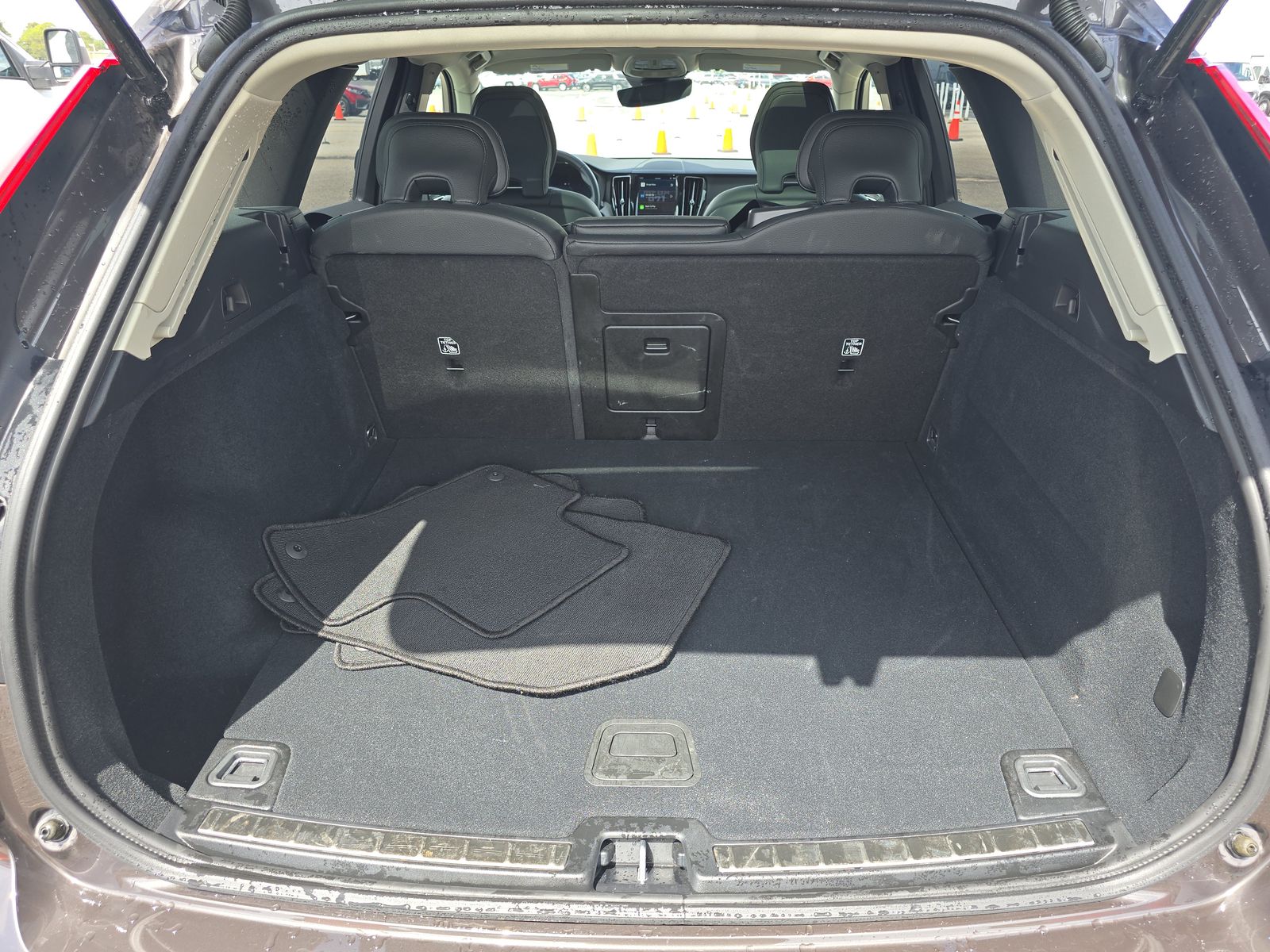 2025 Volvo XC60 B5 Plus AWD