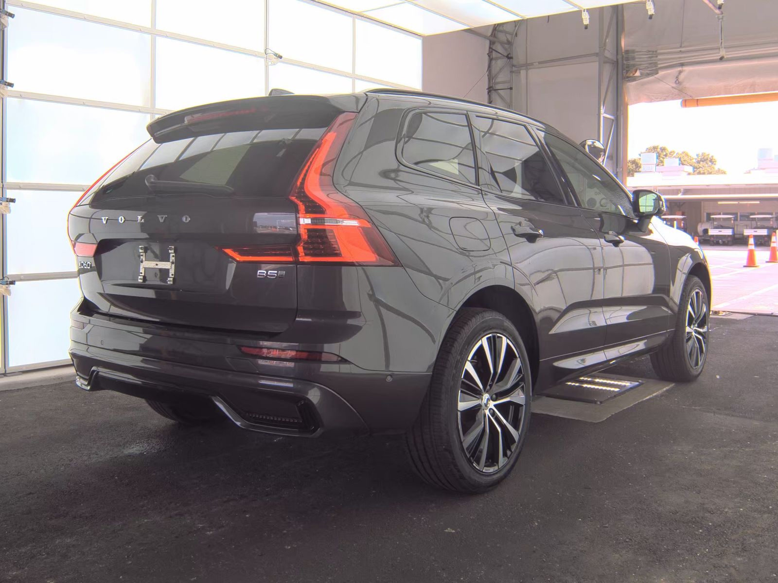 2025 Volvo XC60 B5 Plus AWD