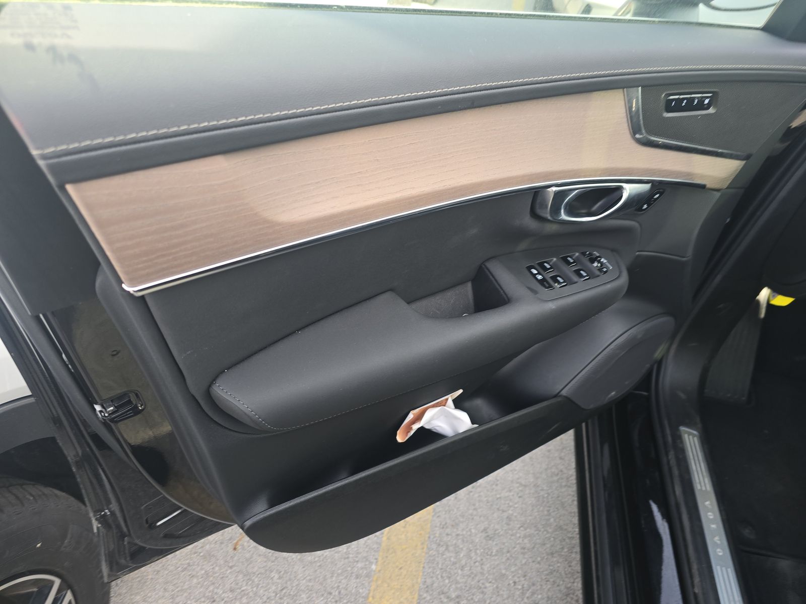 2025 Volvo XC90 B6 Plus AWD