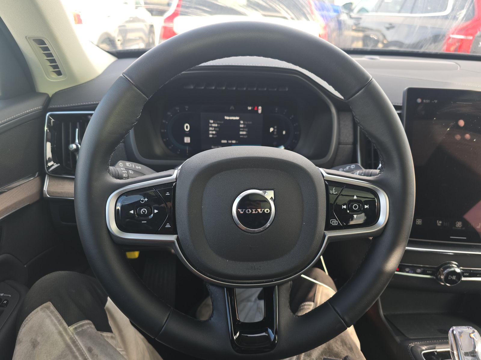 2025 Volvo XC90 B6 Plus AWD