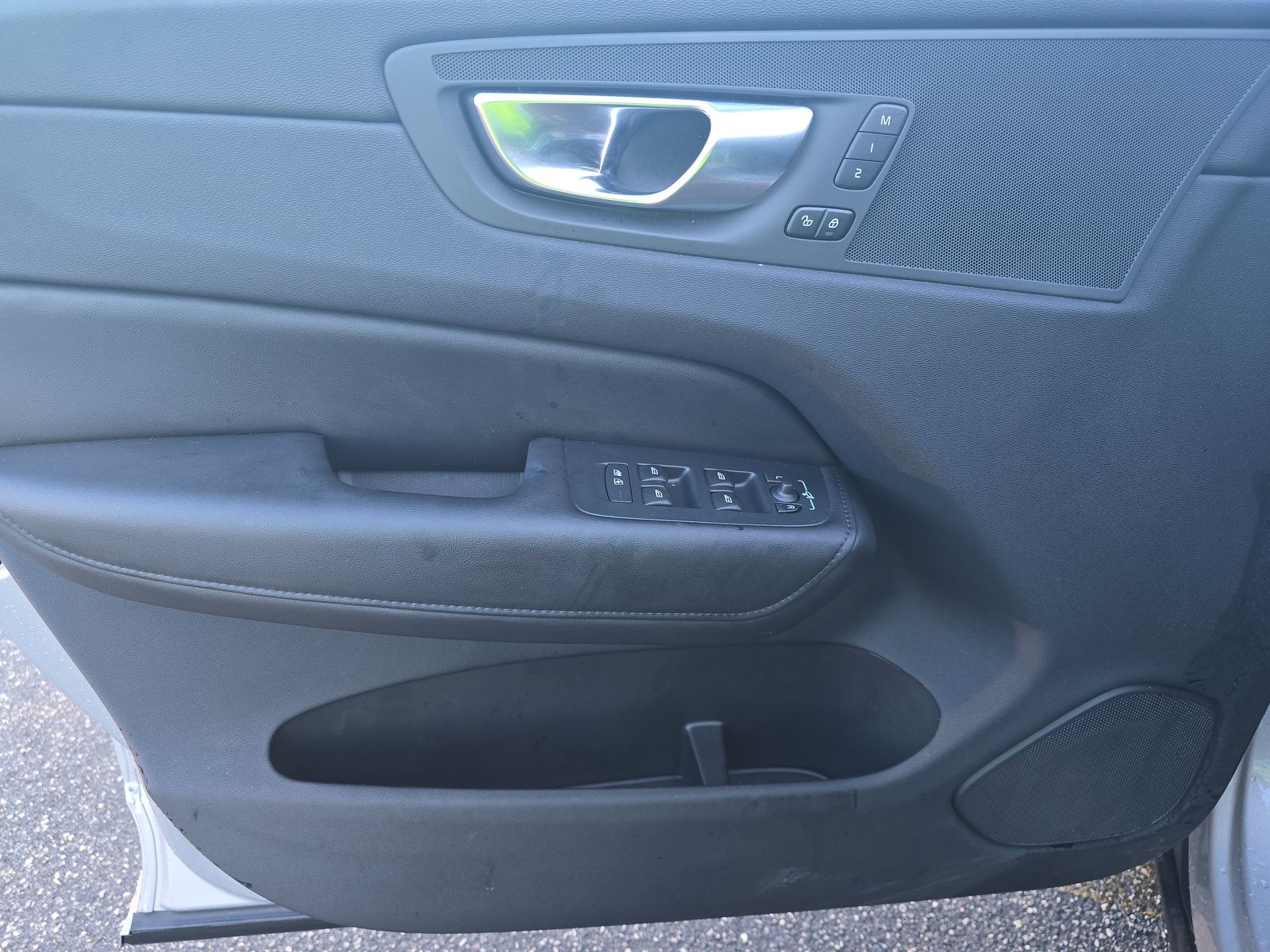 2025 Volvo XC60 B5 Plus AWD