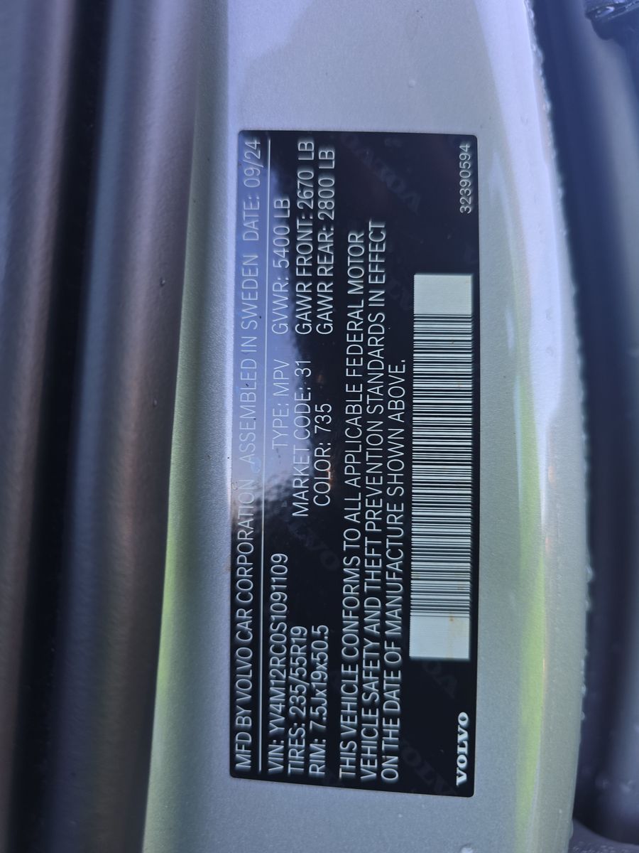 2025 Volvo XC60 B5 Plus AWD