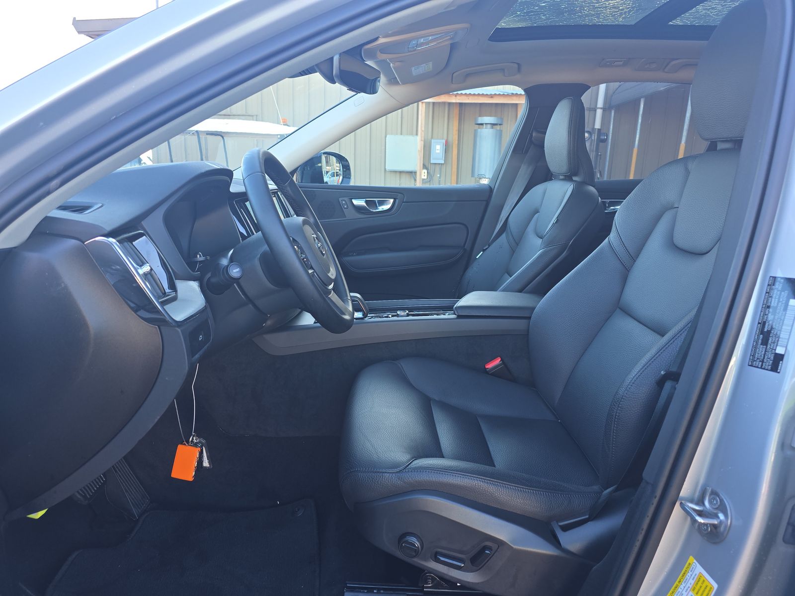 2025 Volvo XC60 B5 Plus AWD