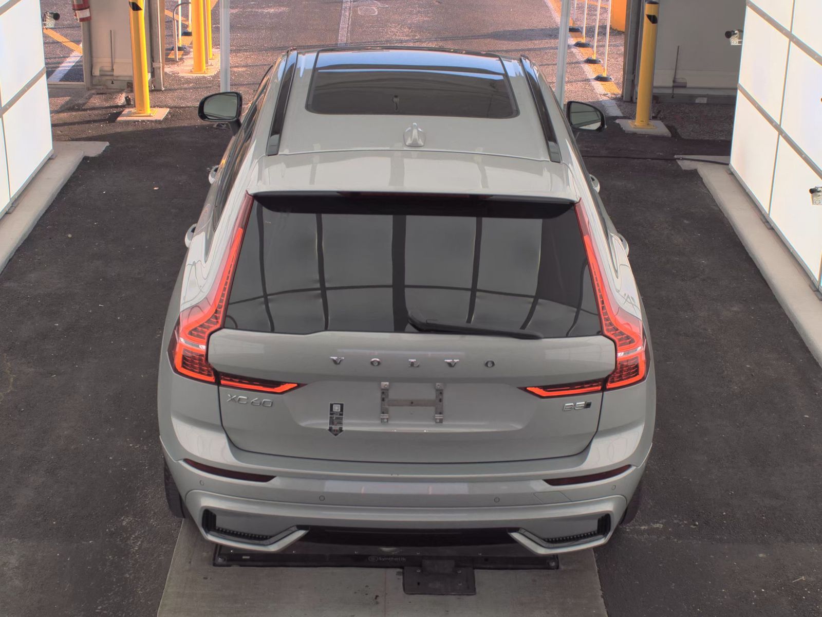 2025 Volvo XC60 B5 Plus AWD