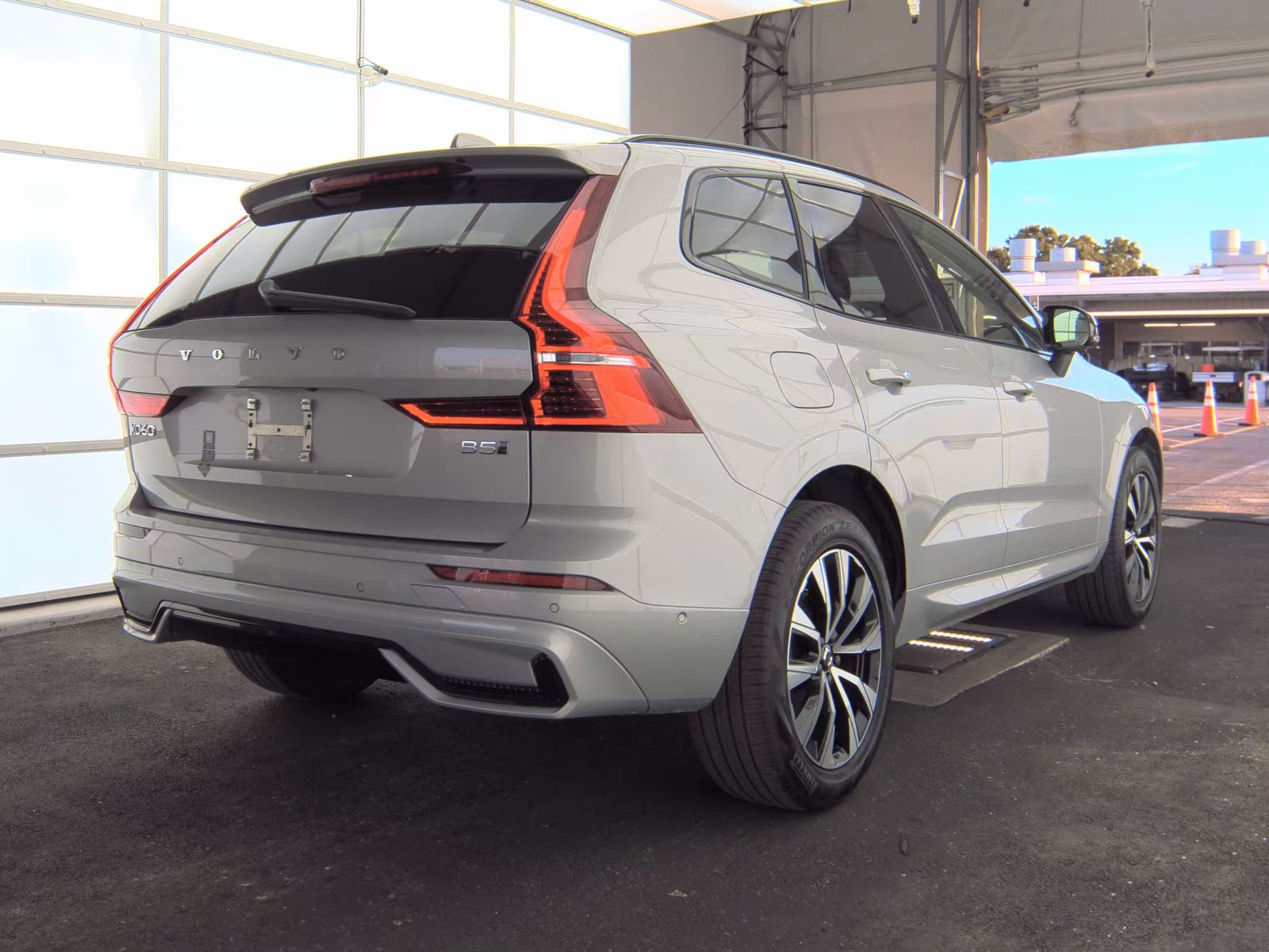 2025 Volvo XC60 B5 Plus AWD