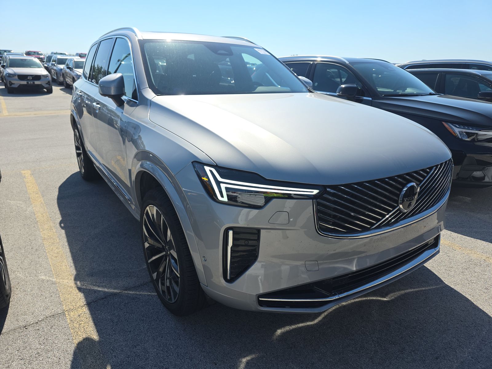 2025 Volvo XC90 B6 Plus AWD