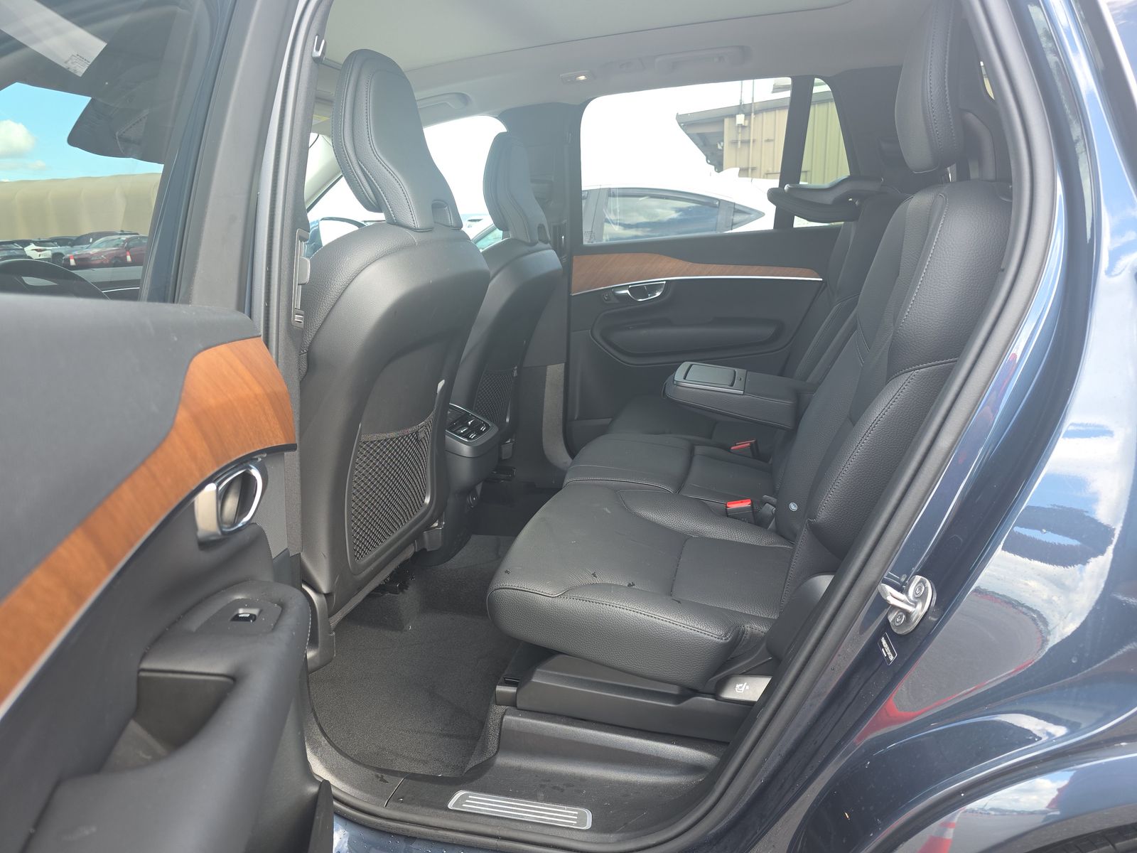 2025 Volvo XC90 B6 Plus AWD