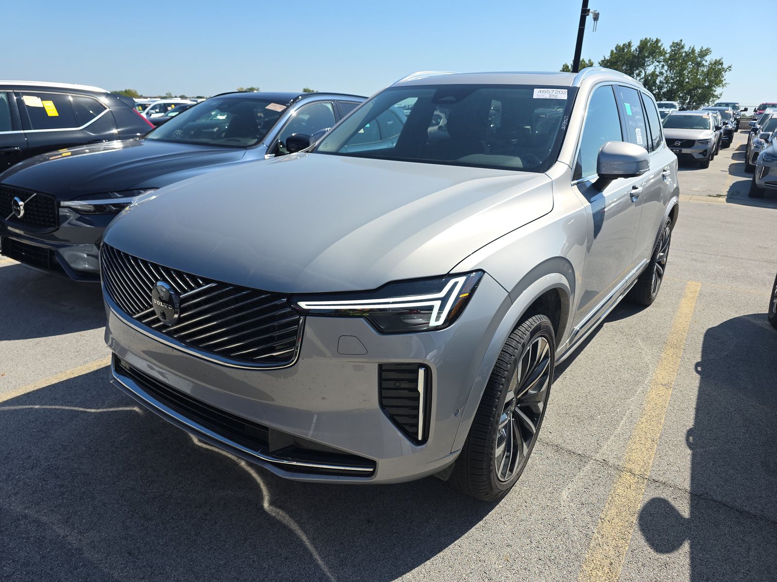 2025 Volvo XC90 B6 Plus AWD