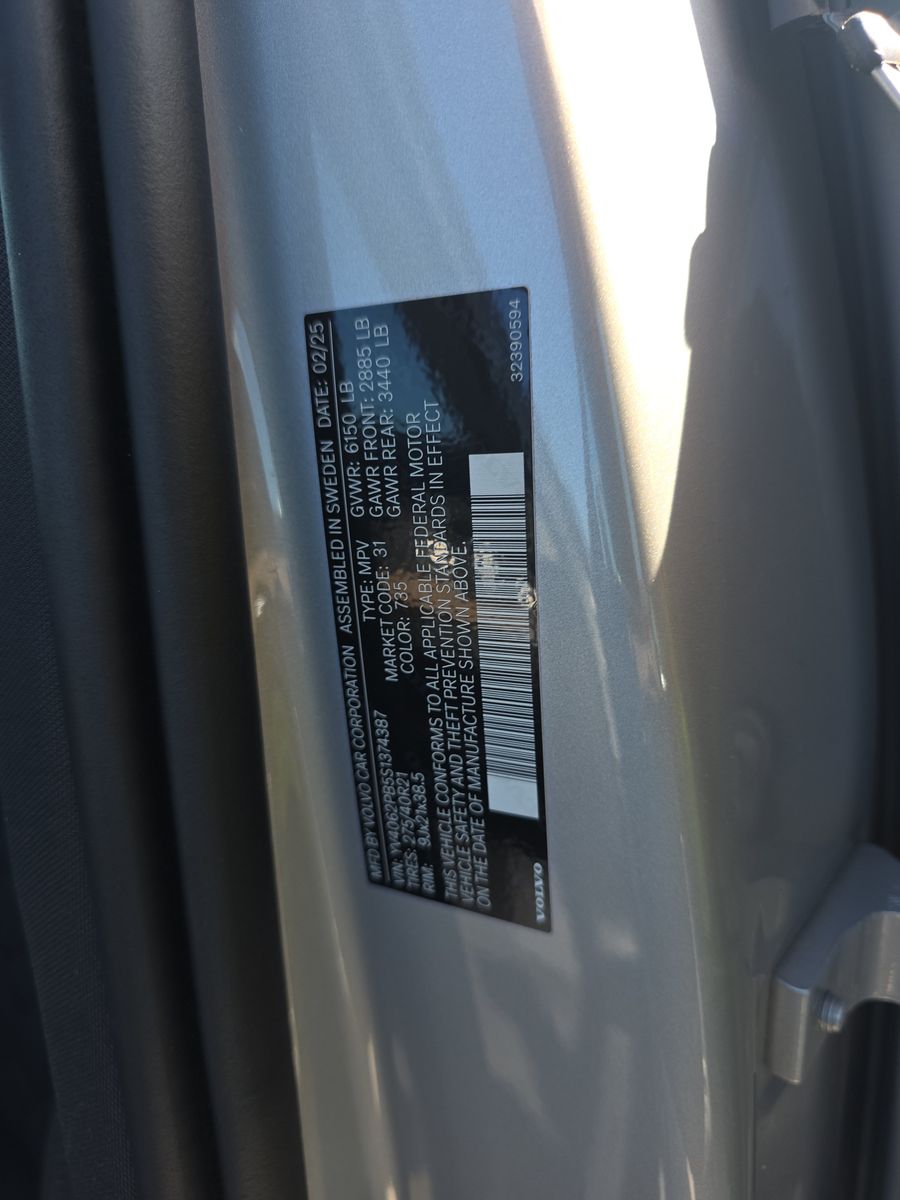 2025 Volvo XC90 B6 Plus AWD