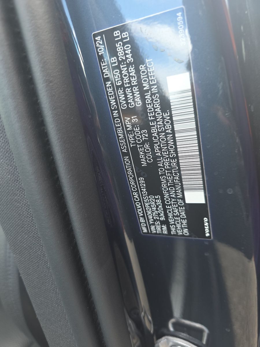 2025 Volvo XC90 B6 Plus AWD