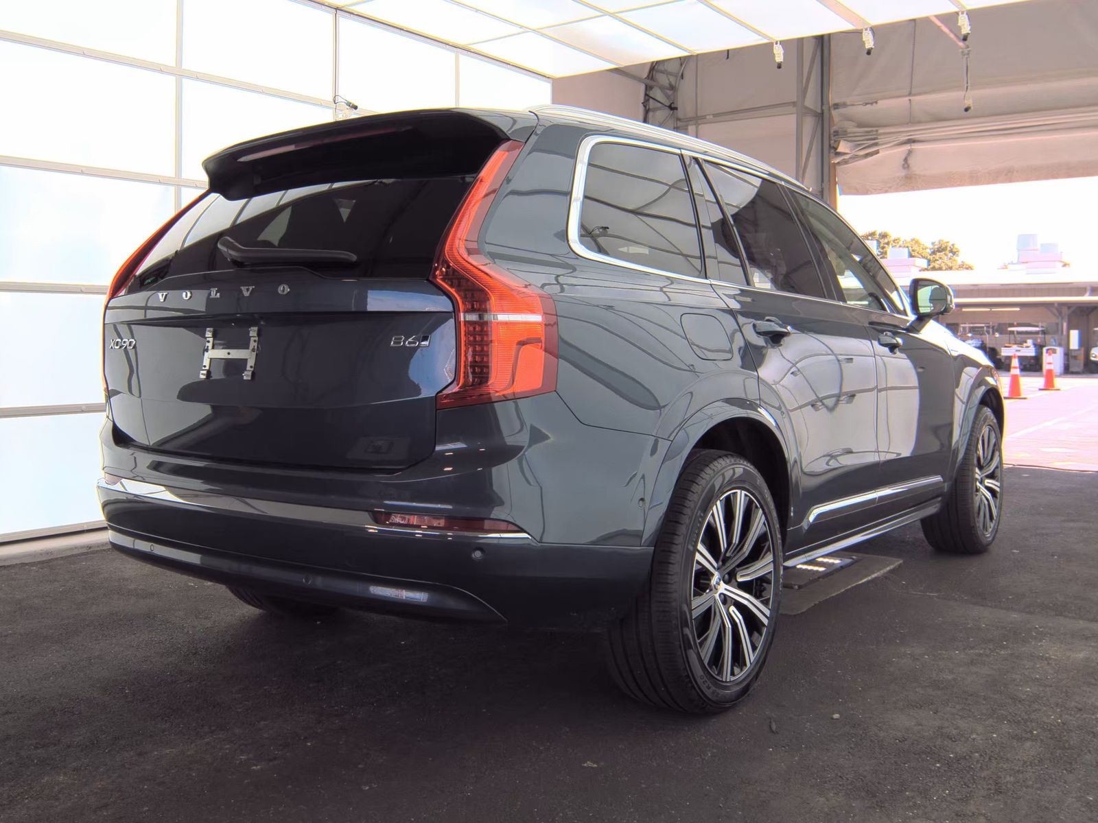 2025 Volvo XC90 B6 Plus AWD