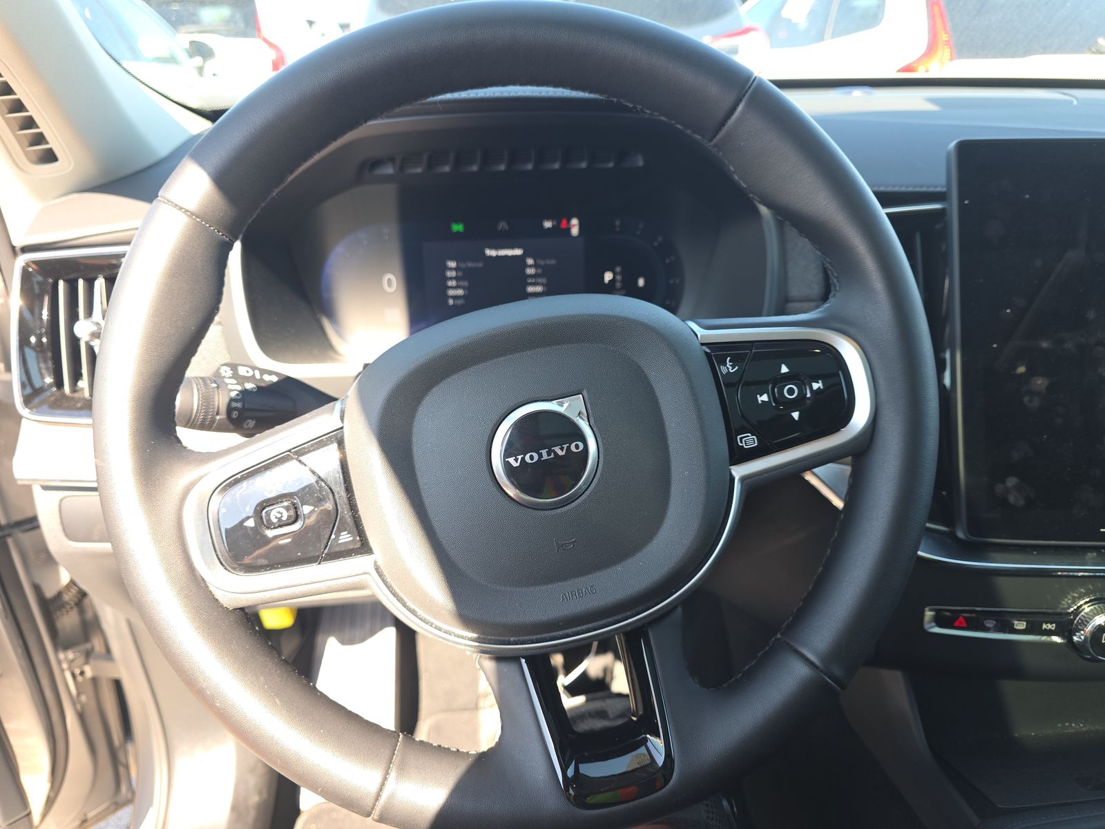 2025 Volvo XC90 B6 Plus AWD