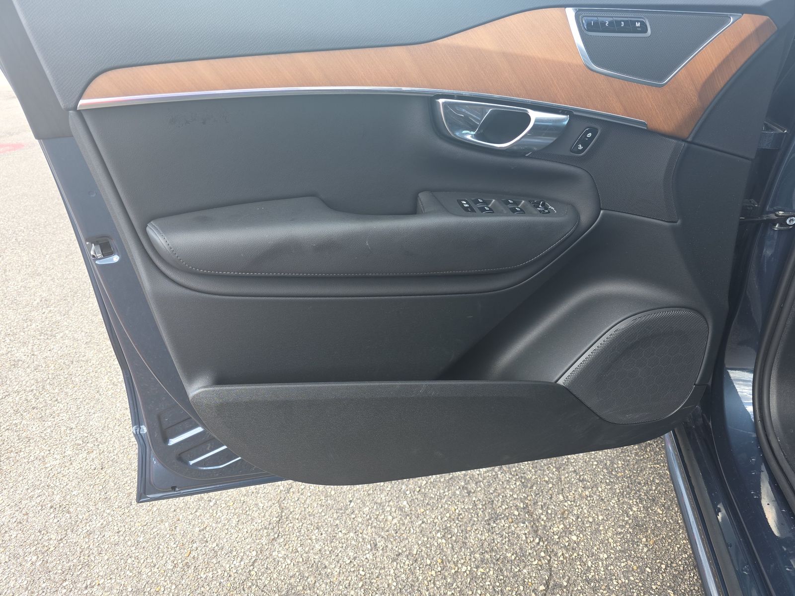 2025 Volvo XC90 B6 Plus AWD