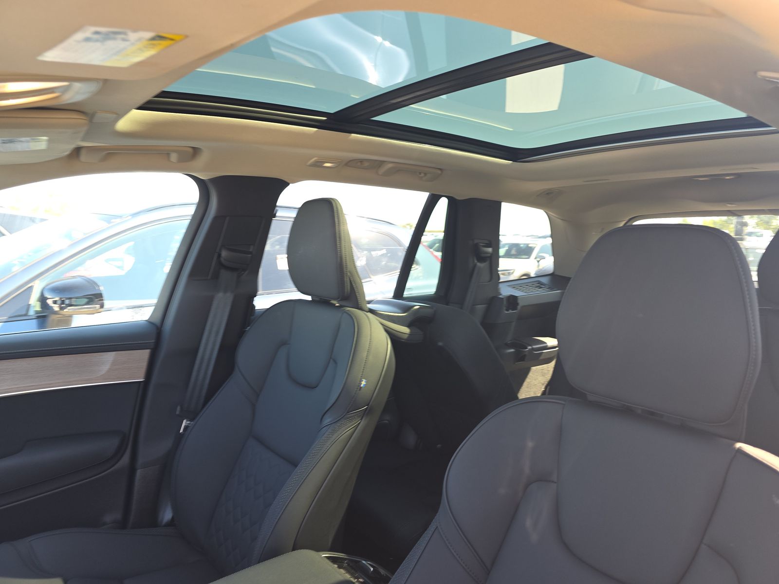 2025 Volvo XC90 B6 Plus AWD